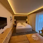 Alpenland - Feine Kleine, Zentral Und Ruhig Mit Modernem Wellnessbereich 4* 莱赫阿尔贝格