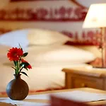 Alpenland - Feine Kleine, Zentral Und Ruhig Mit Modernem Wellnessbereich 호텔 4*