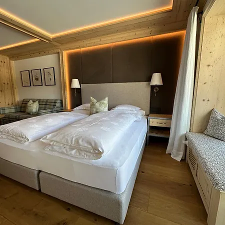 Hotel Alpenland - Feine Kleine 4*