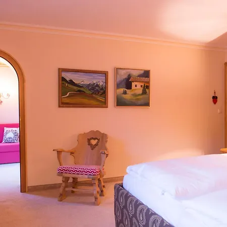 Alpenland - Fein & Klein, Zentral Und Ruhig Mit Modernem Wellnessbereich 4*