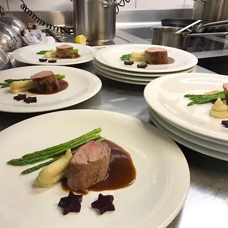 Hotel Alpenland - Fein & Klein, Zentral Und Ruhig Mit Modernem Wellnessbereich Lech am Arlberg