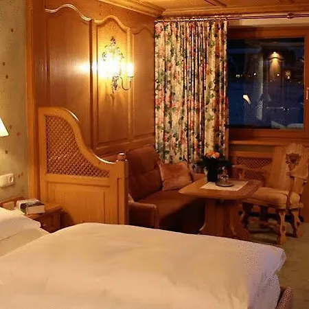 Alpenland - Feine Kleine, Zentral Und Ruhig Mit Modernem Wellnessbereich 4*