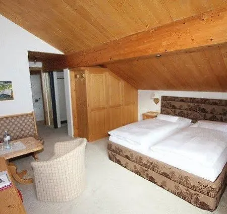 Hotel Alpenland - Fein & Klein, Zentral Und Ruhig Mit Modernem Wellnessbereich Lech am Arlberg